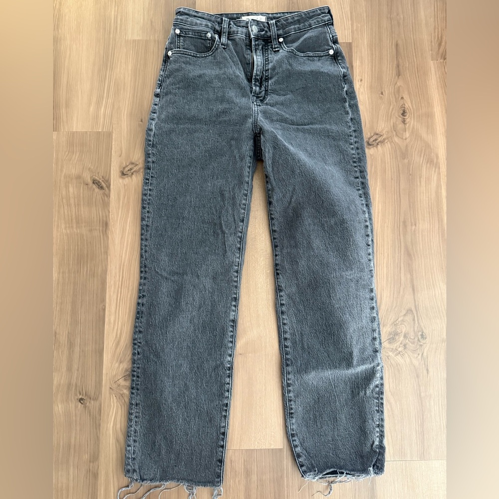 Madewell Curvy Perfect Vintage Straight Jeans in gray wash.